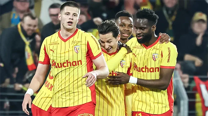PSG thật trơ trẽn, Ligue 1 thật đáng xấu hổ! PSG thật trơ trẽn, Ligue 1 thật đáng xấu hổ!