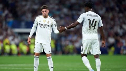 Real Madrid: Tchouameni và Valverde đã thực sự ‘yêu lại từ đầu’? Real Madrid: Tchouameni và Valverde đã thực sự ‘yêu lại từ đầu’?