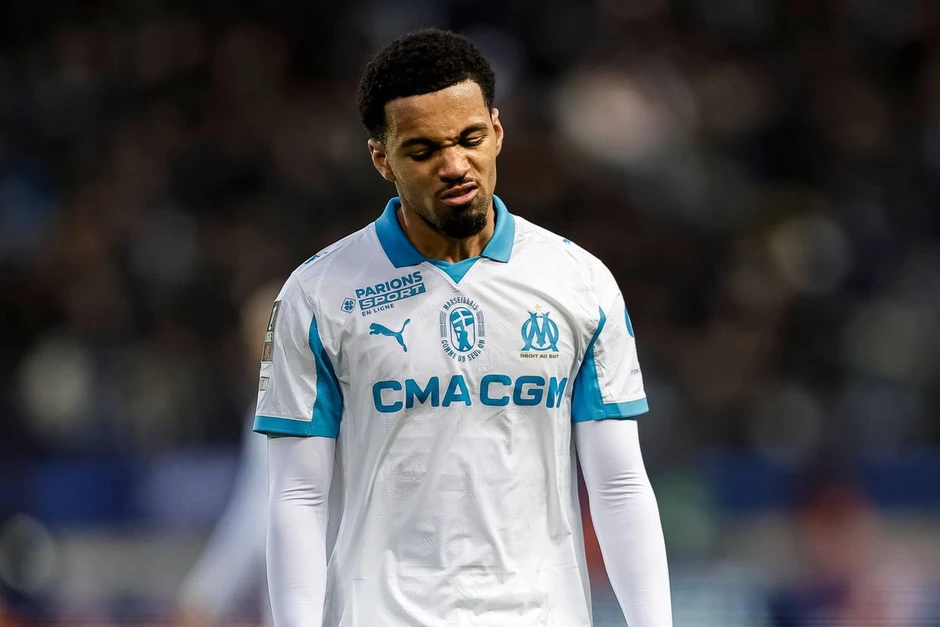 Sao trẻ Arsenal không được đá chính ở Marseille vì lười tập Sao trẻ Arsenal không được đá chính ở Marseille vì lười tập