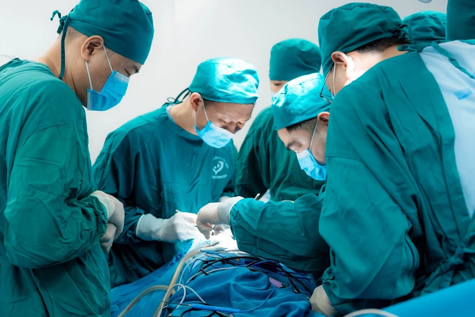 4 năm sống trong im lặng, bé gái lần đầu nghe thấy âm thanh 4 năm sống trong im lặng, bé gái lần đầu nghe thấy âm thanh