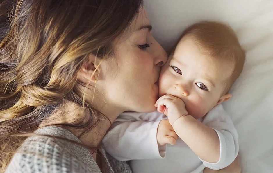 Chăm trẻ sơ sinh: 3 điều tuyệt đối không làm để tránh gây hại cho con Chăm trẻ sơ sinh: 3 điều tuyệt đối không làm để tránh gây hại cho con