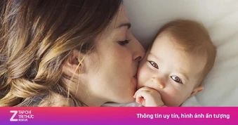 Chăm trẻ sơ sinh: 3 điều tuyệt đối không làm để tránh gây hại cho con
