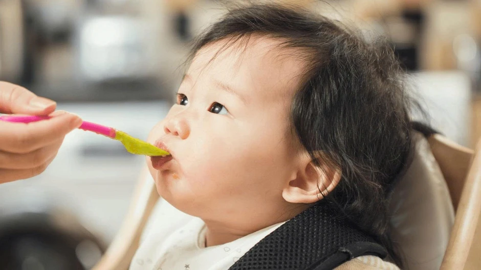 Khi nào trẻ thực sự sẵn sàng cho muỗng bột đầu tiên? Khi nào trẻ thực sự sẵn sàng cho muỗng bột đầu tiên?
