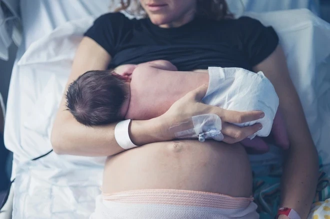 Làm sao để mẹ sau sinh nhiều sữa mà không kiêng khem khắt khe? Làm sao để mẹ sau sinh nhiều sữa mà không kiêng khem khắt khe?