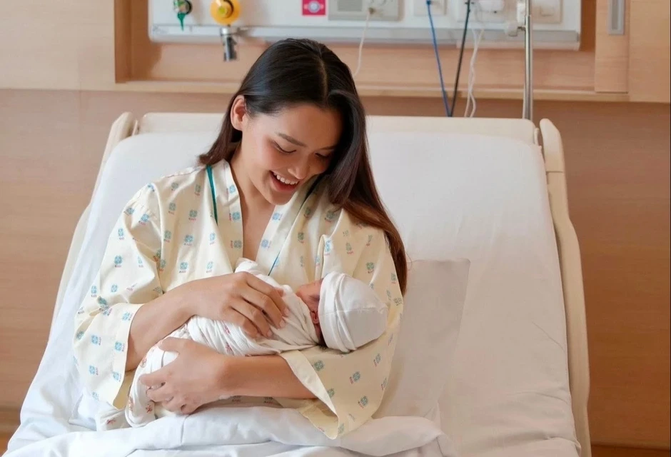 TikToker triệu fan nói về áp lực tháng đầu sau sinh con TikToker triệu fan nói về áp lực tháng đầu sau sinh con