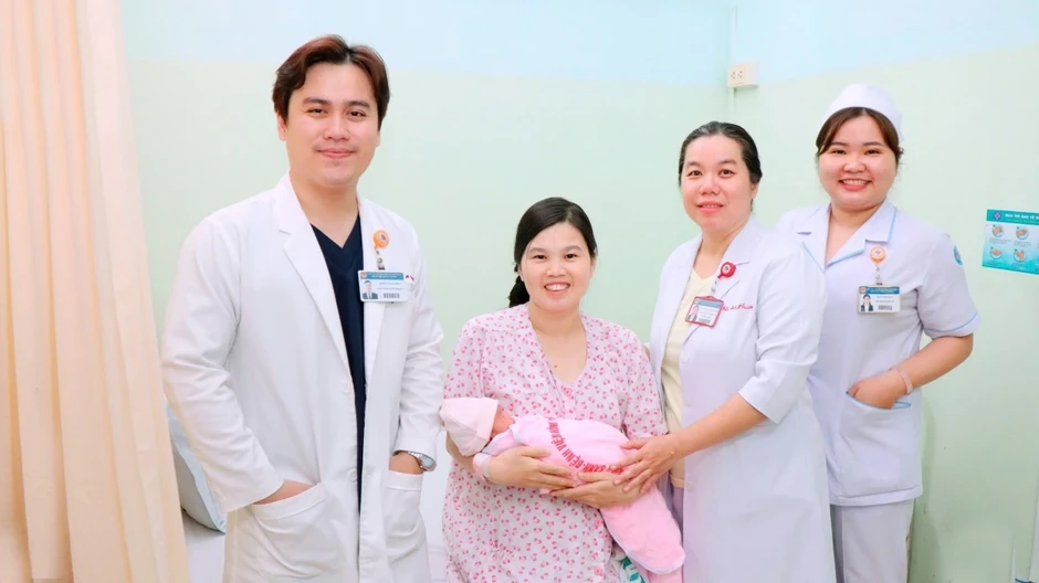 U xơ tử cung biến chứng nặng trong thai kỳ, sản phụ phải mổ cấp cứu U xơ tử cung biến chứng nặng trong thai kỳ, sản phụ phải mổ cấp cứu
