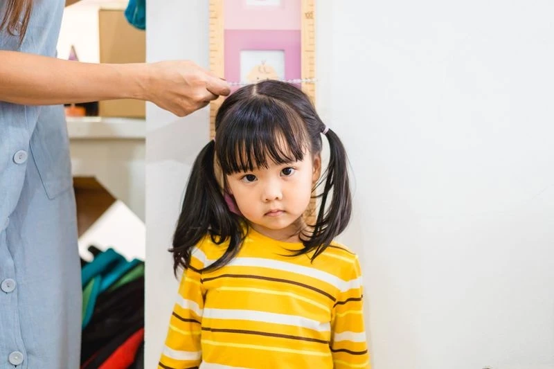 Vì sao nhiều trẻ ngủ đủ vẫn chậm tăng chiều cao?