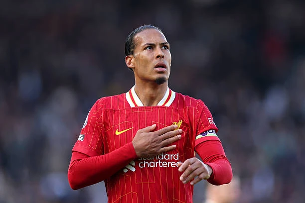"Thu phục" Van Dijk là thử thách đầu tiên của Iraola "Thu phục" Van Dijk là thử thách đầu tiên của Iraola