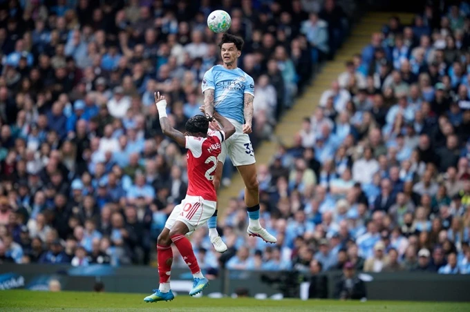 10 yếu tố quyết định cuộc đua song mã Arsenal và Man City 10 yếu tố quyết định cuộc đua song mã Arsenal và Man City