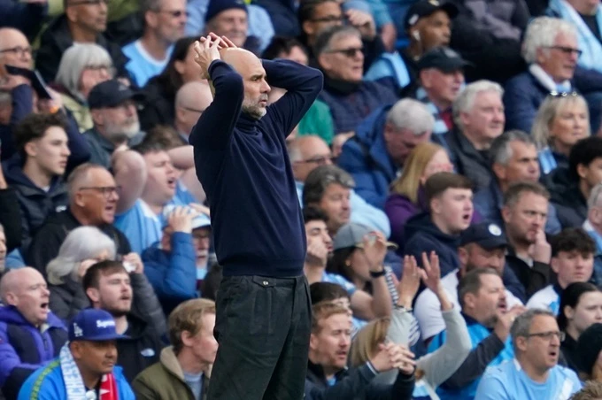 10 yếu tố quyết định cuộc đua song mã Arsenal và Man City 10 yếu tố quyết định cuộc đua song mã Arsenal và Man City