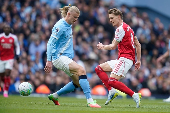 10 yếu tố quyết định cuộc đua song mã Arsenal và Man City 10 yếu tố quyết định cuộc đua song mã Arsenal và Man City