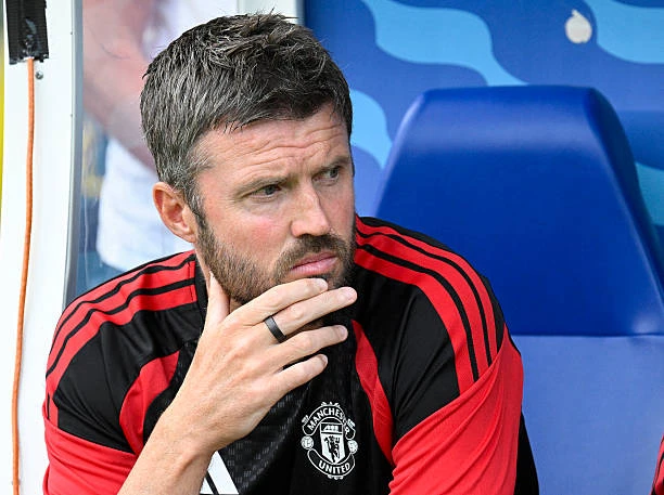 4 bài toán chờ Carrick trước đại chiến PSG 4 bài toán chờ Carrick trước đại chiến PSG