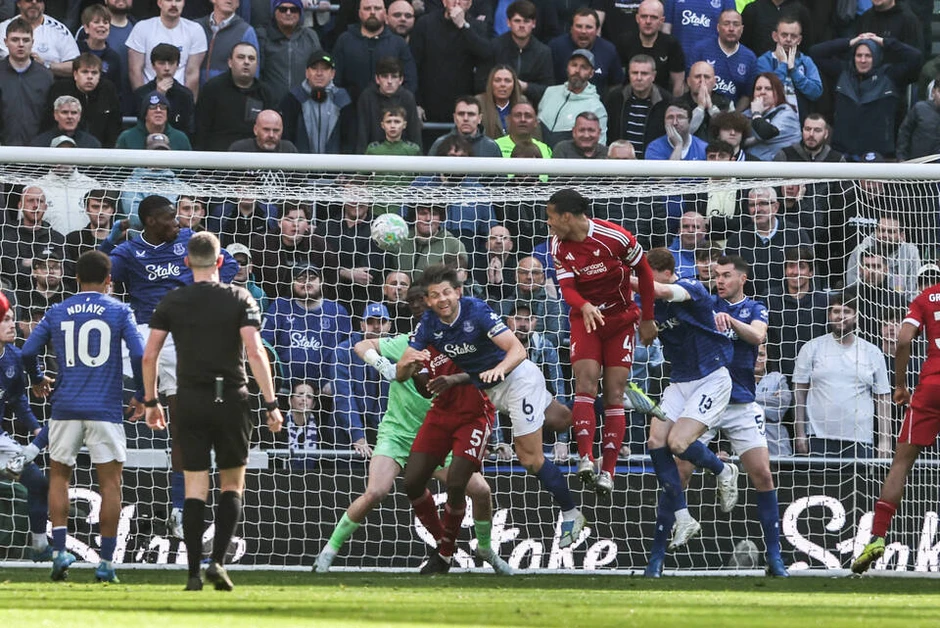 5 điểm nhấn Everton vs Liverpool: Van Dijk cứu rỗi; Lời chia tay hoàn hảo của Salah 5 điểm nhấn Everton vs Liverpool: Van Dijk cứu rỗi; Lời chia tay hoàn hảo của Salah