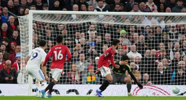 5 lý do khiến MU gục ngã trước Leeds: Thẻ đỏ nghiệt ngã; Lỗ hổng hàng thủ 5 lý do khiến MU gục ngã trước Leeds: Thẻ đỏ nghiệt ngã; Lỗ hổng hàng thủ