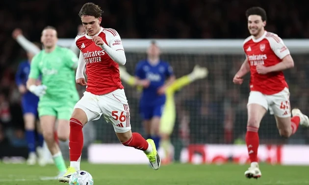5 trận đấu then chốt đưa Arsenal lên ngôi vương Ngoại hạng Anh 5 trận đấu then chốt đưa Arsenal lên ngôi vương Ngoại hạng Anh