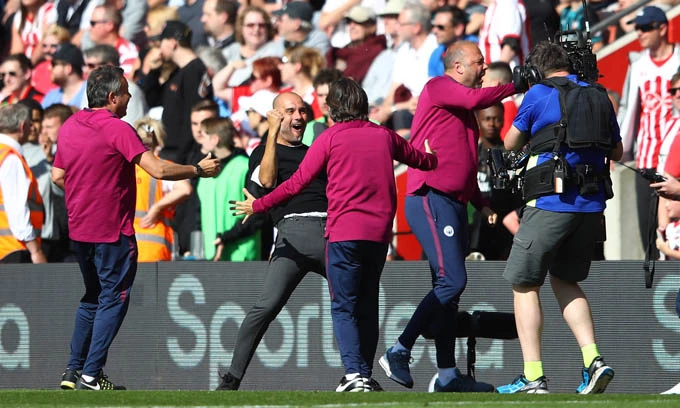 9 tấm ảnh ghi lại thập kỷ kinh điển của Pep Guardiola tại Man City 9 tấm ảnh ghi lại thập kỷ kinh điển của Pep Guardiola tại Man City