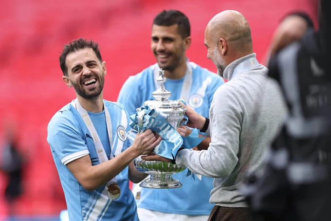 9 tấm ảnh ghi lại thập kỷ kinh điển của Pep Guardiola tại Man City 9 tấm ảnh ghi lại thập kỷ kinh điển của Pep Guardiola tại Man City