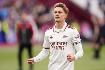 95 giây nhắc Arsenal nhớ Odegaard là ai