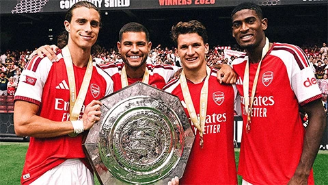 Ai có thể cản Arsenal vô địch Ngoại hạng Anh mùa này? Ai có thể cản Arsenal vô địch Ngoại hạng Anh mùa này?