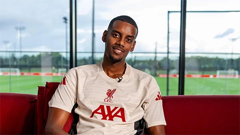 'Alexander Isak đã bị đồng đội làm tổn thương lòng tự trọng' 'Alexander Isak đã bị đồng đội làm tổn thương lòng tự trọng'