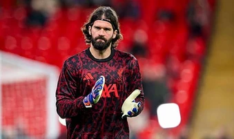 Alisson tái xuất giúp Liverpool tự tin đấu Aston Villa
