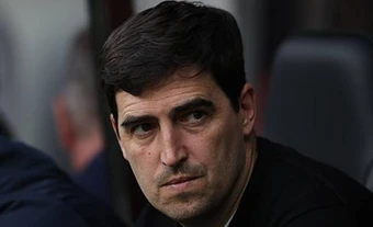Andoni Iraola sẵn sàng ngồi ghế nóng tại Chelsea