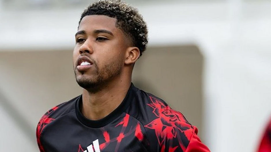 Andrey Santos hạnh phúc khi được khoác áo Man Utd