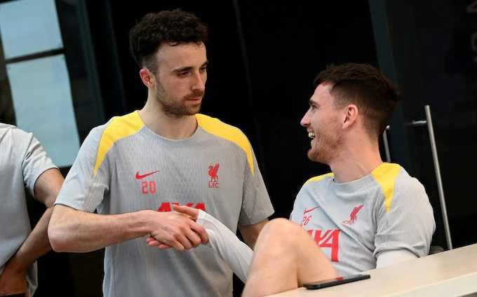 Andy Robertson: ‘Sau khi Jota ra đi, bóng đá không còn quan trọng với chúng tôi nữa’ Andy Robertson: ‘Sau khi Jota ra đi, bóng đá không còn quan trọng với chúng tôi nữa’