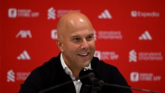 Arne Slot chỉ ra vũ khí giúp Arsenal vô địch
