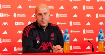 Arne Slot không lo Liverpool sa sút sau khi Salah rời đi
