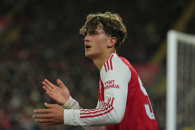 Arsenal cần luồng sinh khí mới mang tên Max Dowman Arsenal cần luồng sinh khí mới mang tên Max Dowman