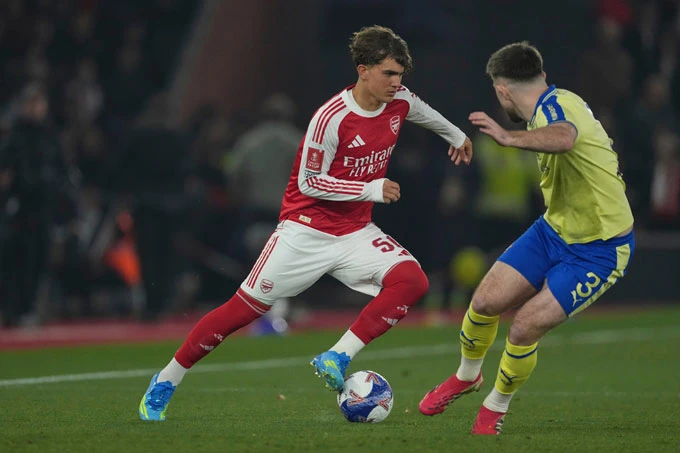 Arsenal cần luồng sinh khí mới mang tên Max Dowman Arsenal cần luồng sinh khí mới mang tên Max Dowman