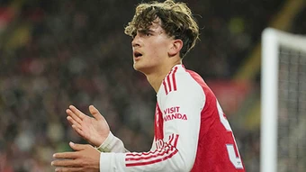 Arsenal cần luồng sinh khí mới mang tên Max Dowman