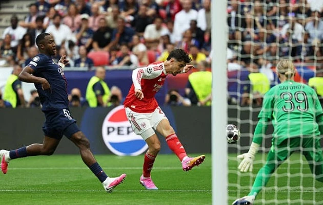 Arsenal có dám bước khỏi vùng an toàn?