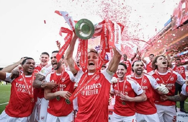 Arsenal đã sẵn sàng cho kỷ nguyên thống trị? Arsenal đã sẵn sàng cho kỷ nguyên thống trị?