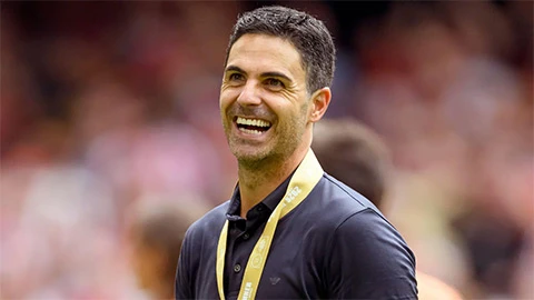 Arsenal đấu tranh với Premier League Arsenal đấu tranh với Premier League