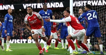 Arsenal hạ Chelsea 2-1, xây chắc ngôi đầu Ngoại hạng Anh