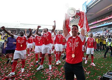 Arsenal nuôi mộng bá vương Arsenal nuôi mộng bá vương