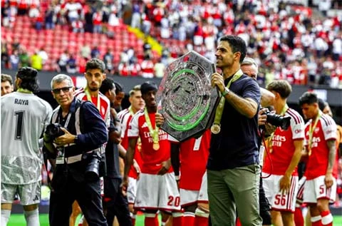Arsenal nuôi mộng bá vương Arsenal nuôi mộng bá vương