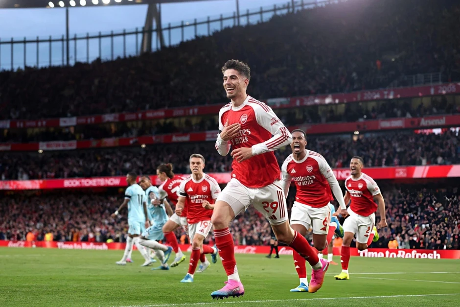 Arsenal thắng Burnley, tiến gần ngôi vô địch Ngoại hạng Anh Arsenal thắng Burnley, tiến gần ngôi vô địch Ngoại hạng Anh