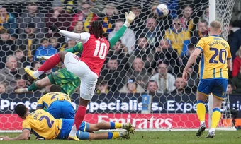 Arsenal thắng nhọc CLB hạng Ba ở Cup FA