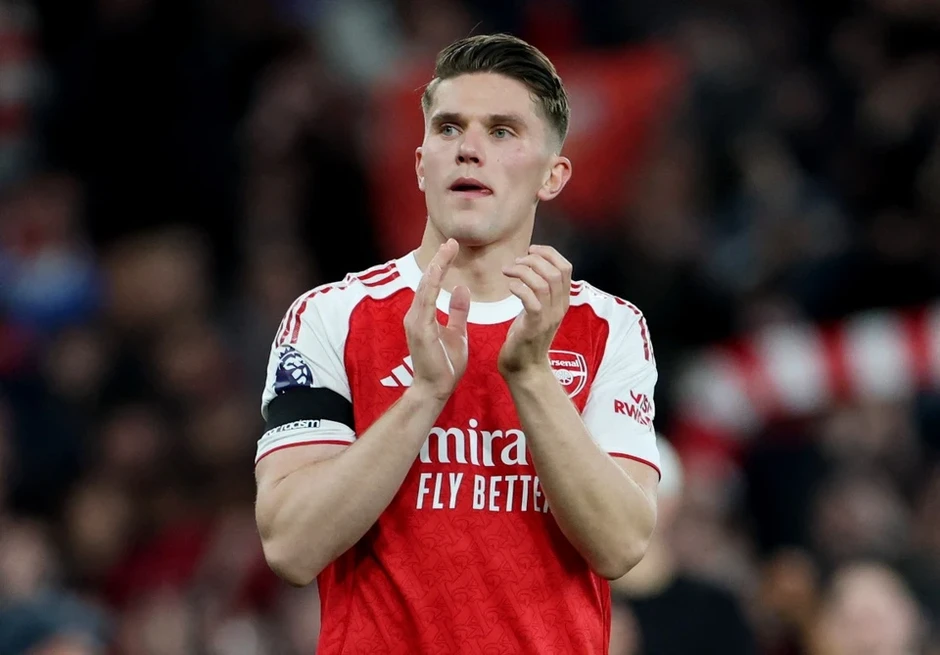 Arsenal trả giá thế nào cho giấc mơ Champions League?