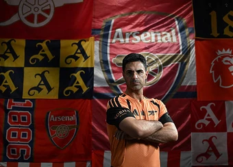Arsenal từ kẻ đi săn thành mục tiêu bị săn đuổi