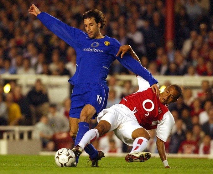 Arsenal từng dâng chức vô địch vào tay MU cách đây 23 năm! Arsenal từng dâng chức vô địch vào tay MU cách đây 23 năm!