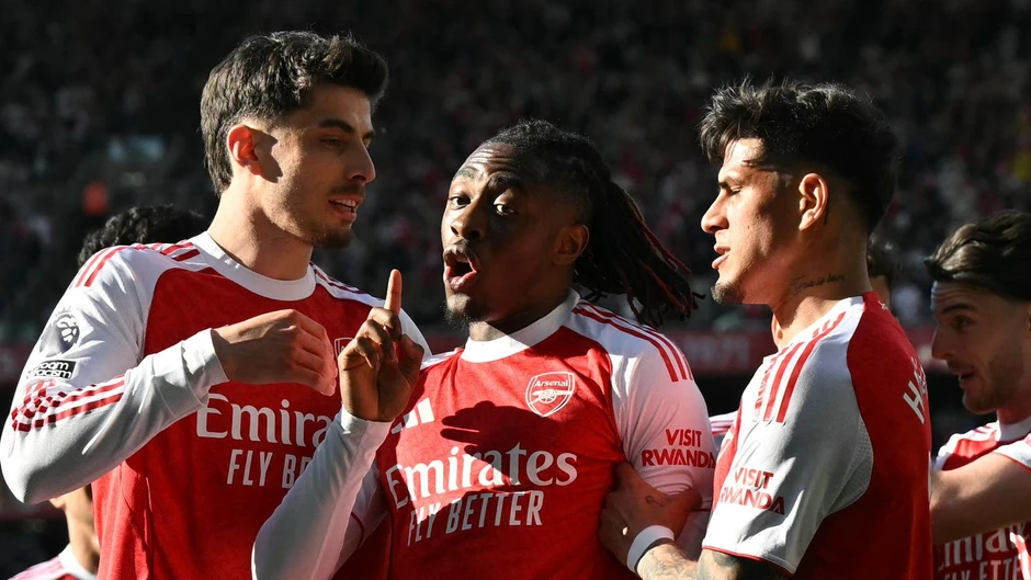 Arsenal vẫn nhỉnh hơn Man City về cơ hội vô địch Arsenal vẫn nhỉnh hơn Man City về cơ hội vô địch