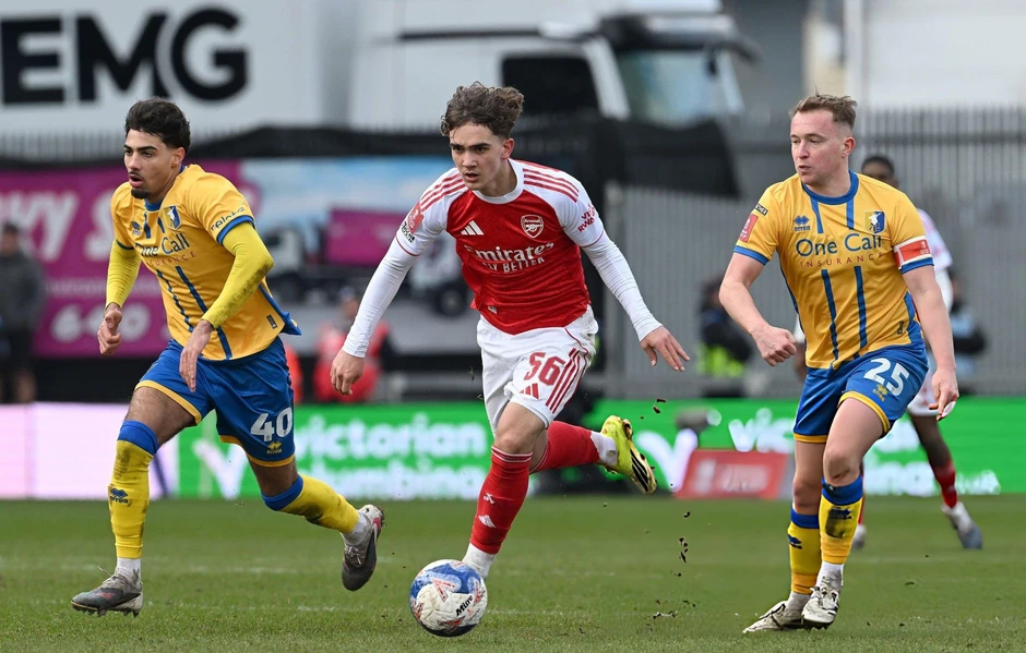 Arsenal vào tứ kết FA Cup, tiếp tục nuôi tham vọng “ăn bốn” Arsenal vào tứ kết FA Cup, tiếp tục nuôi tham vọng “ăn bốn”
