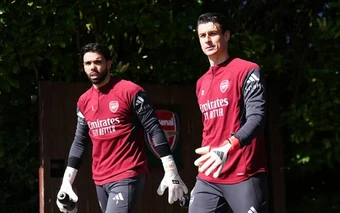 Arsenal vô địch, Kepa vẫn chờ huy chương