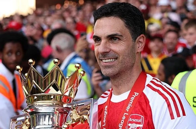 Arteta được ví như Sir Alex sau kỳ tích vô địch Ngoại hạng Anh