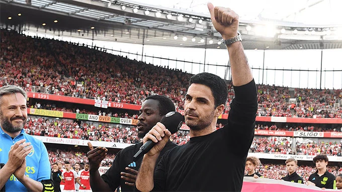 Arteta triệu tập 'cầu thủ thứ 12' giúp Arsenal vô địch Ngoại hạng Arteta triệu tập 'cầu thủ thứ 12' giúp Arsenal vô địch Ngoại hạng