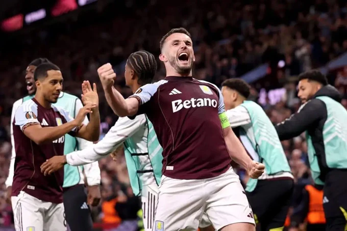Aston Villa chế nhạo Liverpool bằng nhạc hiệu Champions League Aston Villa chế nhạo Liverpool bằng nhạc hiệu Champions League